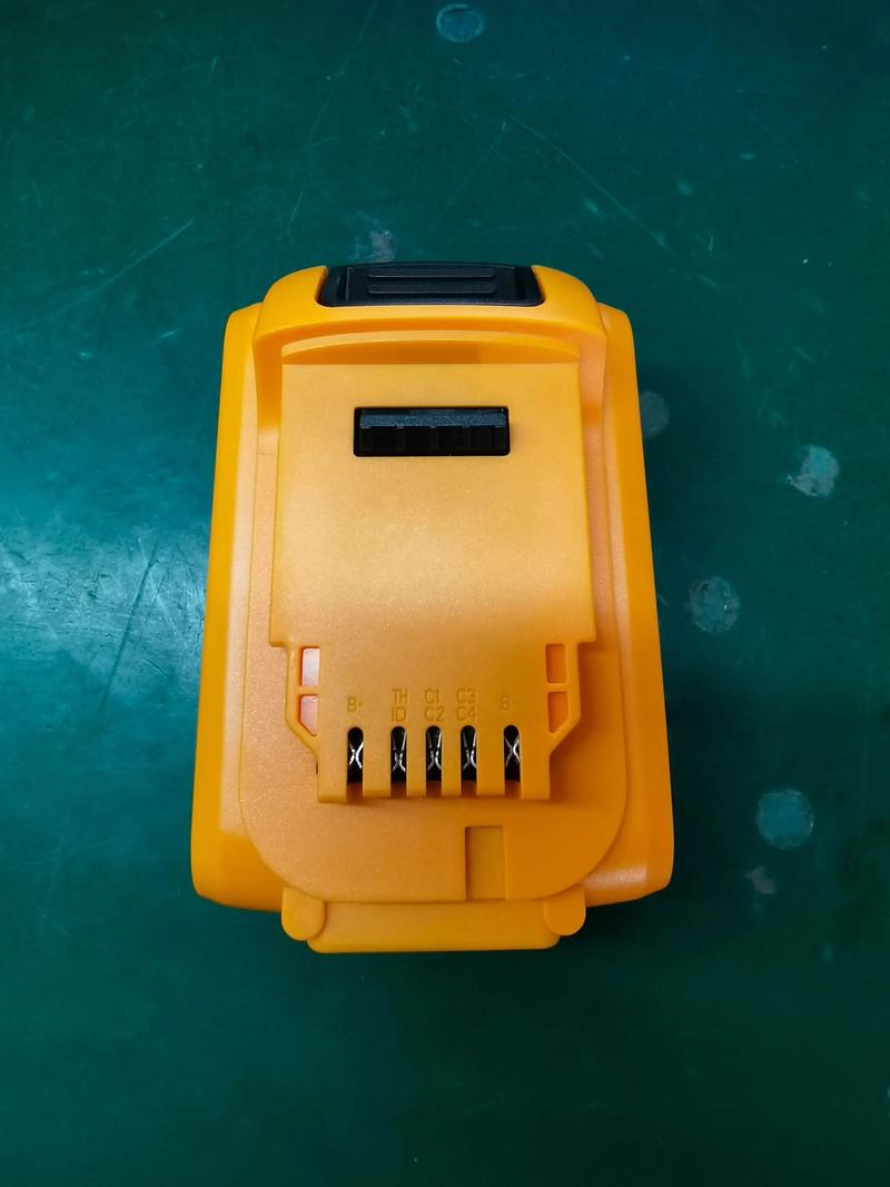 dcb200#电动工具 #电池外壳 #套料 - 抖音
